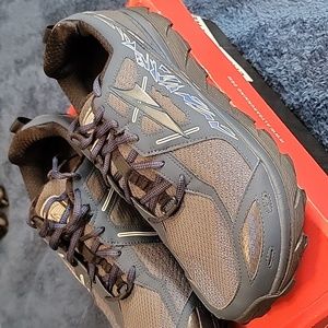 Altra lone peak zero drop 3.5 mens size 12 new in box